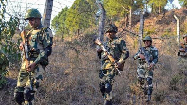 Border Security Force (BSF) jawans patrol near Line of Control (LoC) in Poonch.(PTI File Photo)
