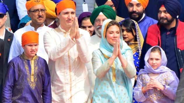 Canadian Prime Minister Justin Trudeau with his wife Sophie Gregoire Trudeau, their son Xavier and daughter Ella-Grace paying obeisance at Golden Temple in Amritsar.(HT File Photo)