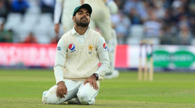 Pakistan were beaten comprehensively by England in the second Test on Sunday and coach Micky Arthur said that they need to have proper discussions about the failure.(AFP)