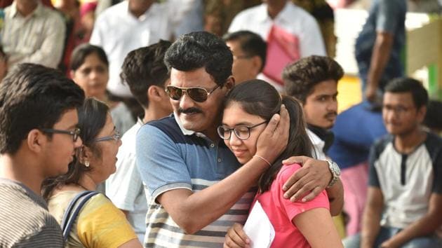 CBSE NEET result 2018: The Central Board of Secondary Education (CBSE) declared the results of NEET 2018 on Monday. Students can check their NEET exam results on the official website cbseneet.nic.in.(Mujeeb Faruqui/HT file)