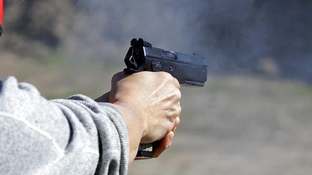 Mohammad Firoz (26) fired two shots at Sanjay Mandal (40), the owner of the eatery, in Bhatpara on Sunday.(Reuters/Representative image)