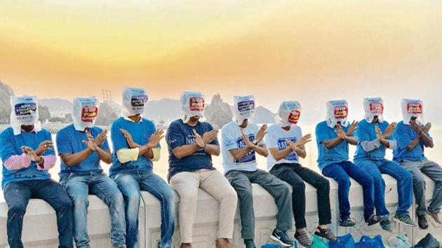 The official twitter handle of ‘Rally For Rivers’, a national campaign conceived by spiritual leader Sadhguru, founder, Isha Foundation, to raise awareness about India’s dying rivers, shared a photo of enthusiastic volunteers from Oman conducting a plastic cleaning drive.(Sourced)