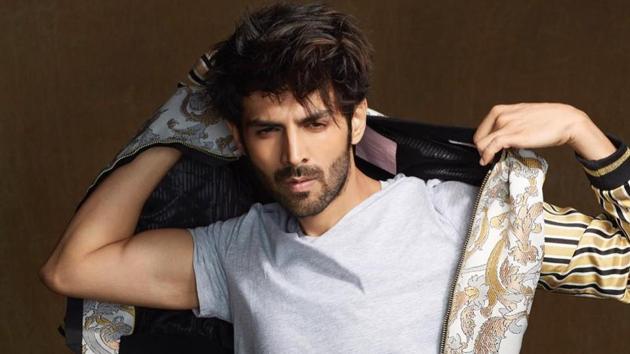 Actor Kartik Aaryan recalls that while shooting for Pyaar Ka Punchnama 2, he was giving his B.Tech exams and students would click pics with him while writing the exam.