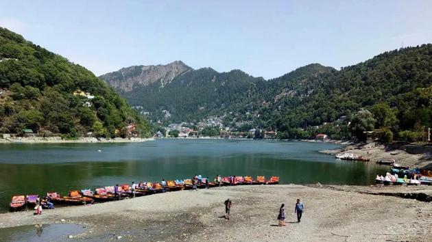 Water level in the Naini lake had reached 1.75 feet below the zero level.(HT Photo)