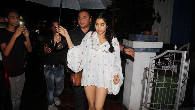 Janhvi Kapoor on a night out in Mumbai.(Viral Bhayani)