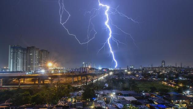Thundershowers and lighting were reported from several parts of Mumbai on Monday.(Kunal Patil/HT Photo)