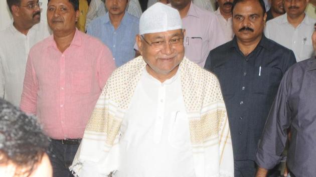In an obvious reference to Tejashwi Yadav who has been attacking Nitish Kumar (pictured) on Twitter, the Bihar CM said young leaders of political families have no idea of what they actually stand for but believe in talking big. (HT/Parwaz Khan) In an obvious reference to Tejashwi Yadav who has been attacking Nitish Kumar (pictured) on Twitter, the Bihar CM said young leaders of political families have no idea of what they actually stand for but believe in talking big. (HT/Parwaz Khan)