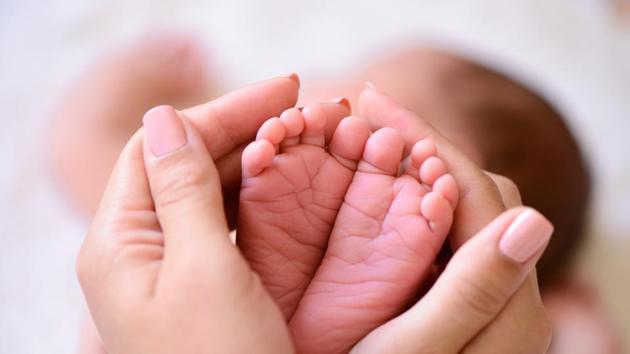 Mother and new-born allegedly kept lying on the road for around half-an-hour till the ambulance came.(Getty Images/iStockphoto)