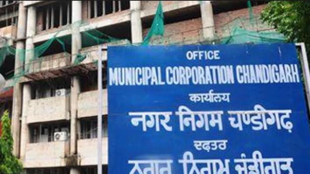 Each councillor can spend Rs 40 lakh a year on development work, but several tenders floated for various projects were withdrawn this year after contractors protested against non-payment of pending dues.(HT File)