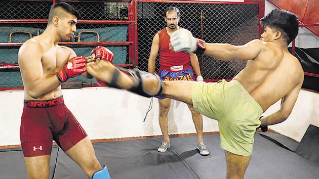 Pune S Close Contact Connoisseur Bringing Back The Glory Days Of Mma Through New Fanatics Hindustan Times The trainer has been trained from title gym in us and provides a comprehensive training plan. glory days of mma through new fanatics