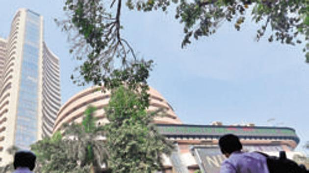 The BSE Sensex had lost 419.17 points in the previous three sessions.(Aniruddha Chowdhury/Mint)