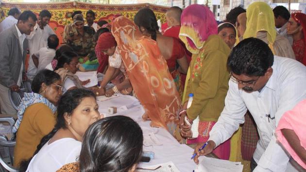 People at a family planning camp in Rajasthan.(HT File Photo)