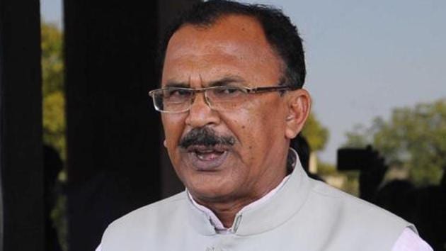 School education minister Vasudev Devnani said that officers have been asked to ensure that the scheme, which is proposed to be launched by Chief Minister Vasundhara Raje, is implemented in an efficient manner. (HT Photo) School education minister Vasudev Devnani said that officers have been asked to ensure that the scheme, which is proposed to be launched by Chief Minister Vasundhara Raje, is implemented in an efficient manner. (HT Photo)