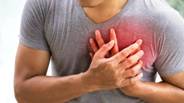 Heart attack causes, symptoms and treatment: The study concluded that the risk of dying within 30 days of a severe heart attack was nearly 50% higher in the coldest months, compared to the warmest months.(Shutterstock)