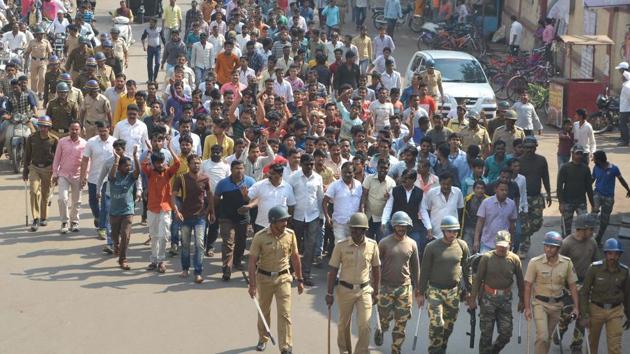 A group of Dalits take part in a protest rally during the Maharashtra bandh called over the Bhima Koregaon violence, in Karad, Maharashtra.(HT FILE PHOTO)