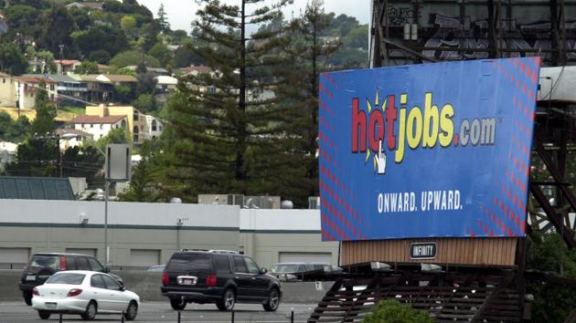 An employment web site advertises to job seekers on Highway 101 leading from Silicon Valley to San Fransisco(Getty Images)