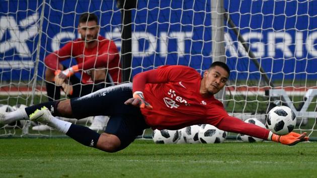 French goalkeeper Hugo Lloris (rear L) looks at French goalkeeper Alphonse Areola (front C) stoping a ball. (AFP) French goalkeeper Hugo Lloris (rear L) looks at French goalkeeper Alphonse Areola (front C) stoping a ball. (AFP)