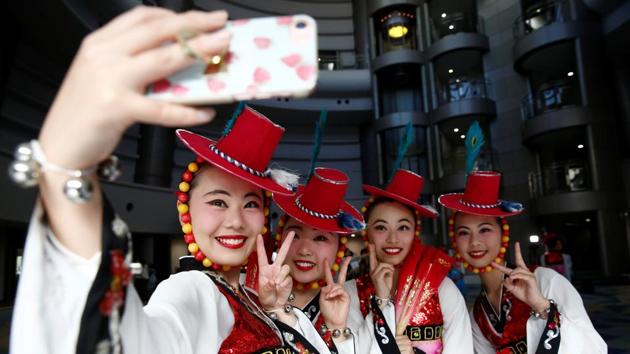 Born and raised in Japan, most differ little from Japanese people on the surface. But many have faced discrimination, with the ebb and flow of international politics shadowing their lives. Job opportunities for pro-Pyongyang Koreans were long limited to firms run by their community, including nightclubs, barbecue restaurants and pachinko pinball parlours. (Kim Kyung-Hoon / REUTERS) Born and raised in Japan, most differ little from Japanese people on the surface. But many have faced discrimination, with the ebb and flow of international politics shadowing their lives. Job opportunities for pro-Pyongyang Koreans were long limited to firms run by their community, including nightclubs, barbecue restaurants and pachinko pinball parlours. (Kim Kyung-Hoon / REUTERS)