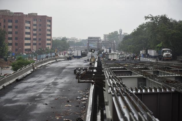 The entire project hangs in limbo because of an unfinished 270-metre stretch, which is in the Northern Railway’s court. (HT/File Photo) The entire project hangs in limbo because of an unfinished 270-metre stretch, which is in the Northern Railway’s court. (HT/File Photo)