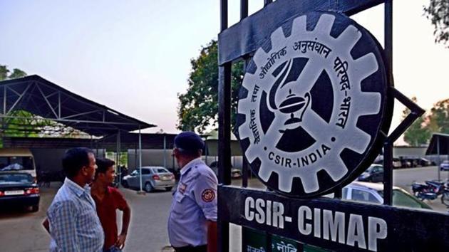 The Union science ministry’s usually cash-strapped Council of Scientific and Industrial Research (CSIR) has managed to increase its earnings by licensing patented technologies to private industries.(HT File Photo)