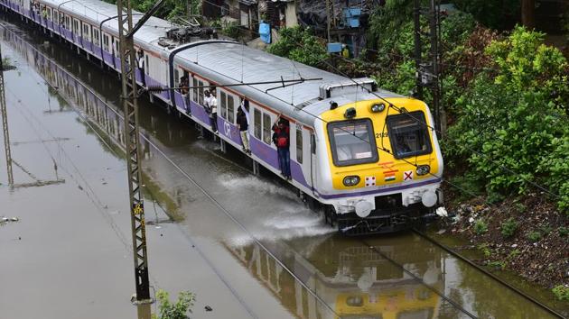 Water Logging on railway track between sion and Matunga after heavy rains in Mumbai(HT Photo)