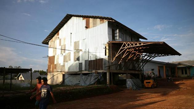 While the US has not implemented a complete ban, the FDA is fighting kratom on multiple fronts, having issued import alerts, seized products, ordered recalls and published warnings. According to the Pew Charitable Trusts, several states and cities including Alabama, Arkansas, Indiana, Wisconsin, Denver and San Diego have banned kratom. (Dimas Ardian / Bloomberg) While the US has not implemented a complete ban, the FDA is fighting kratom on multiple fronts, having issued import alerts, seized products, ordered recalls and published warnings. According to the Pew Charitable Trusts, several states and cities including Alabama, Arkansas, Indiana, Wisconsin, Denver and San Diego have banned kratom. (Dimas Ardian / Bloomberg)