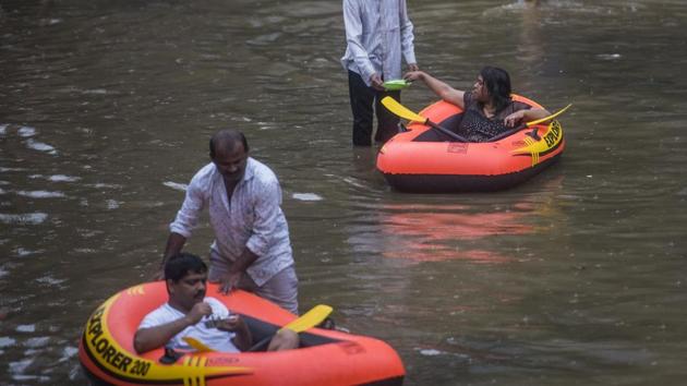 There were at least two incidents of building crashes in Mumbai as waterlogging was reported from several parts in Mumbai. (HT/Pratik Chorge) There were at least two incidents of building crashes in Mumbai as waterlogging was reported from several parts in Mumbai. (HT/Pratik Chorge)
