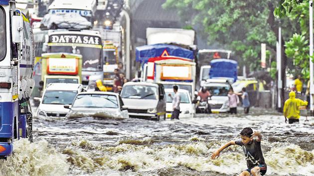 Parts of south Mumbai reeled under severe flooding on Saturday. (Kunal Patil/HT Photo) Parts of south Mumbai reeled under severe flooding on Saturday. (Kunal Patil/HT Photo)