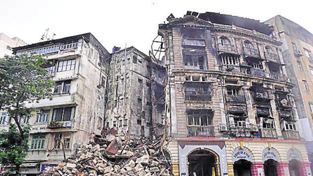The BMC suspects that the fire was an act of arson.(Anshuman Poyrekar/HT Photo)