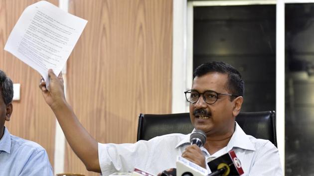 Delhi Chief Minister Arvind Kejriwal on Monday urged Prime Minister Narendra Modi to do positive politics as people do not appreciate negative politics. “The CBI is calling and abusing our officials. They are called for questioning and were being made to sit for hours,” Kejriwal said. (Mohd Zakir / HT Photo)