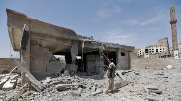 Yemenis check the damage in a power station in the aftermath of a reported air strike by the Saudi-led coalition in the Yemeni capital Sanaa on April 20, 2018. (AFP File Photo) Yemenis check the damage in a power station in the aftermath of a reported air strike by the Saudi-led coalition in the Yemeni capital Sanaa on April 20, 2018. (AFP File Photo)