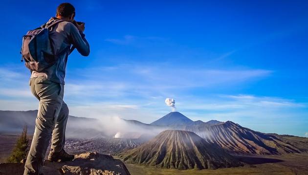 Tourists come to Pacaya for the altitude, cool weather, stunning views and singular experience of seeing the force of nature.(Shutterstock/Representative image)