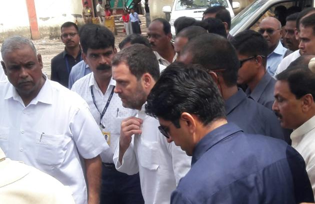 Congress president Rahul Gandhi outside Bhiwandi court premises on Tuesday morning.(Praful Gangurde)