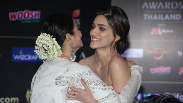Rekha and Kriti Sanon greet each other at IIFA press conference in Mumbai on Tuesday. (Viral Bhayani) Rekha and Kriti Sanon greet each other at IIFA press conference in Mumbai on Tuesday. (Viral Bhayani)