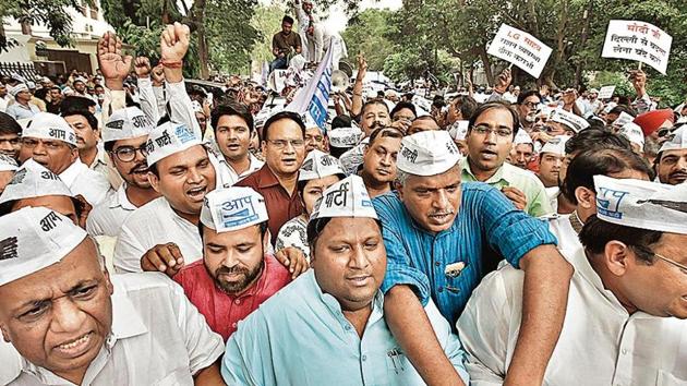 AAP leaders hold a protest against LieutenantGovernor Anil Baijal on Wednesday. (Raj K Raj/HT Photo) AAP leaders hold a protest against LieutenantGovernor Anil Baijal on Wednesday. (Raj K Raj/HT Photo)