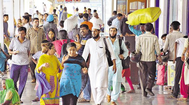 Despite the rush of passengers, the station has only one washroom for general category passengers, no ATMs and no arrangement for meals.(HT Photo)