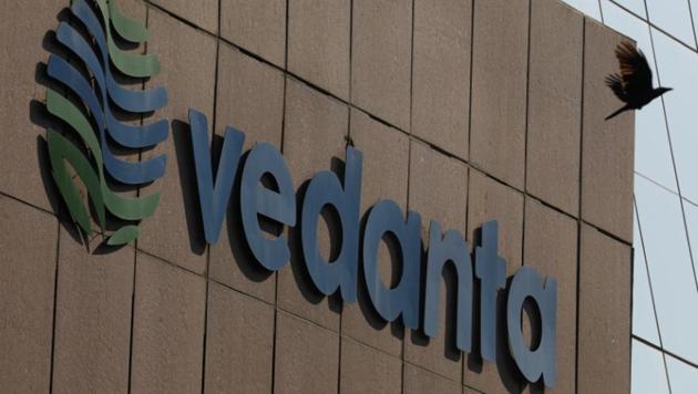 A bird flies past the logo of Vedanta installed on the facade of its headquarters in Mumbai, India January 31, 2018. REUTERS/Danish Siddiqui/Files(Reuters File Photo)
