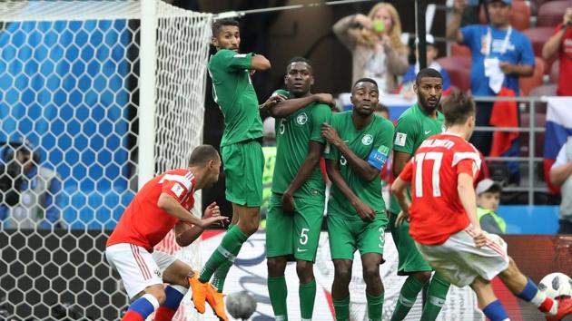 Russia's Aleksandr Golovin scores their fifth goal from a free kick. (REUTERS)