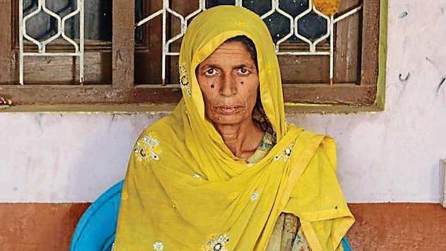 Bissar married Mohammad Ishak in 1976 when she was just 13 years old. Over the next four decades, Bissar would become pregnant 23 times. Five babies didn’t survive.(Parveen Kumar/ Hindustan Times)