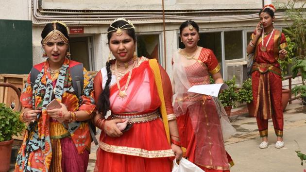 As the highly competitive prelim rounds proceed towards the finals throughout the university’s various colleges, the hopes and futures of many aspirants now rest on their performance in these trials. (Arvind Yadav / HT Photo) As the highly competitive prelim rounds proceed towards the finals throughout the university’s various colleges, the hopes and futures of many aspirants now rest on their performance in these trials. (Arvind Yadav / HT Photo)