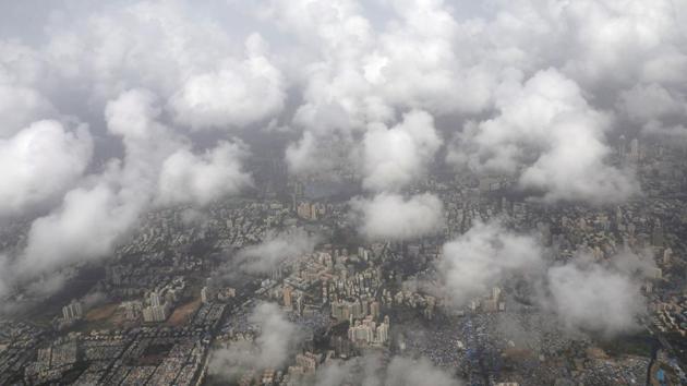 Monsoon clouds hover over Mumbai, Maharashtra, on June 14, 2018. (Danish Siddiqui / REUTERS)