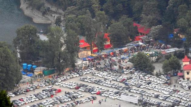 The ropeway, once constructed, will help ease the traffic congestion in Nainital.(HT PHOTO)