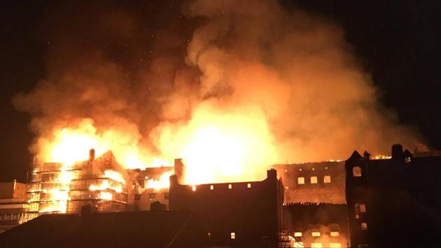 The rear elevation of the Glasgow School of Art on fire, in Glasgow, Scotland, Britain.(Reuters photo) The rear elevation of the Glasgow School of Art on fire, in Glasgow, Scotland, Britain.(Reuters photo)