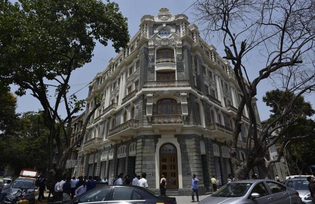 Zara’s move into a 111-?year-?old building at Flora Fountain reflects the global retail trend of high-?end labels opting for the snob appeal of a standalone store in a premium property.(HT File Photo)