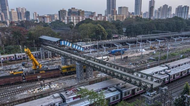 After the block, local train services towards Kalyan will be operated from the west side of the new platform at Parel.(HT File)