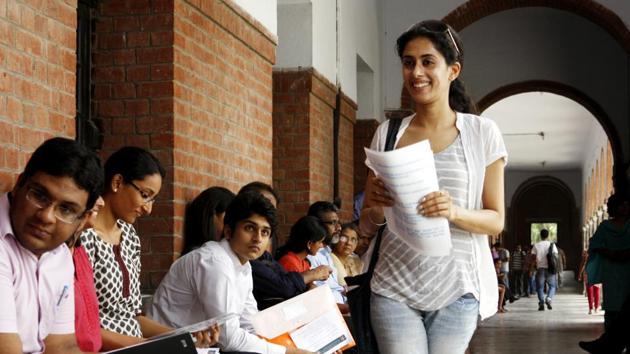 This year, the cut-offs are expected to rise for humanities and commerce courses, with a possible marginal dip in cut-offs for science courses.(HT photo)