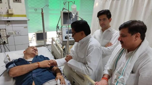 Delhi deputy chief minister Manish Sisodia, who is on a hunger strike at Lt Governor Anil Baijal’s office, was shifted to a hospital on Monday, chief minister Arvind Kejriwal said on Twitter. The Delhi high court asked the AAP government who had authorised the sit-in at Baijal’s office and observed that strikes or dharnas are held outside and not inside someone’s workplace or residence. (HT Photo) Delhi deputy chief minister Manish Sisodia, who is on a hunger strike at Lt Governor Anil Baijal’s office, was shifted to a hospital on Monday, chief minister Arvind Kejriwal said on Twitter. The Delhi high court asked the AAP government who had authorised the sit-in at Baijal’s office and observed that strikes or dharnas are held outside and not inside someone’s workplace or residence. (HT Photo)