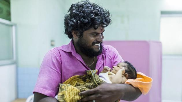 A look of joy breaks on to 28-year-old Senthil Kumar’s face as he interacts with his two day old child at the Government General Hospital in Chrompet, Chennai on June 12, 2018. Heading into delivery rooms and care facilities for newborns, this series of images from UNICEF highlights the importance of early father-child bonding. (Prashanth Vishwanathan / UNICEF) A look of joy breaks on to 28-year-old Senthil Kumar’s face as he interacts with his two day old child at the Government General Hospital in Chrompet, Chennai on June 12, 2018. Heading into delivery rooms and care facilities for newborns, this series of images from UNICEF highlights the importance of early father-child bonding. (Prashanth Vishwanathan / UNICEF)