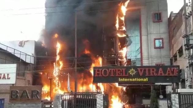 Fire broke out in Lucknow’s SSJ International hotel on Tuesday morning. (HT Photo) Fire broke out in Lucknow’s SSJ International hotel on Tuesday morning. (HT Photo)