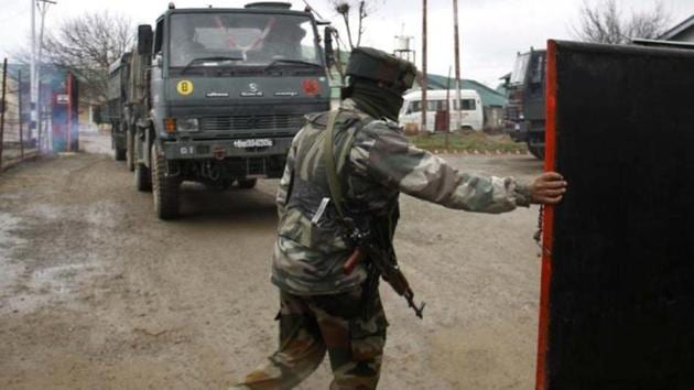 Police said following intelligence inputs about a group of militants hiding in Pulwama’s Tral area, security forces launched a cordon and search operation.(HT/Photo for representation) Police said following intelligence inputs about a group of militants hiding in Pulwama’s Tral area, security forces launched a cordon and search operation.(HT/Photo for representation)